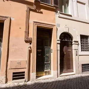 Girolamo's Jacuzzi Place Apartment